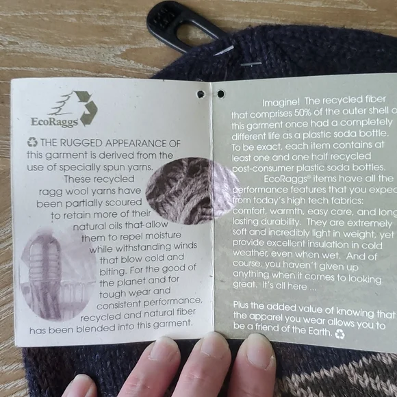 Earflap knit hat with tassels - Picture 4 of 6